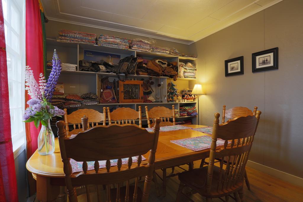 Meems Elliston B&B Exterior photo