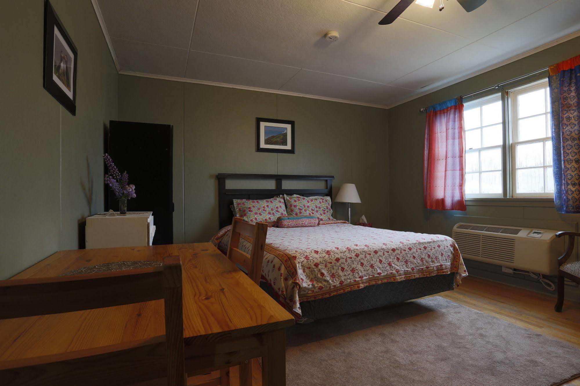 Meems Elliston B&B Exterior photo