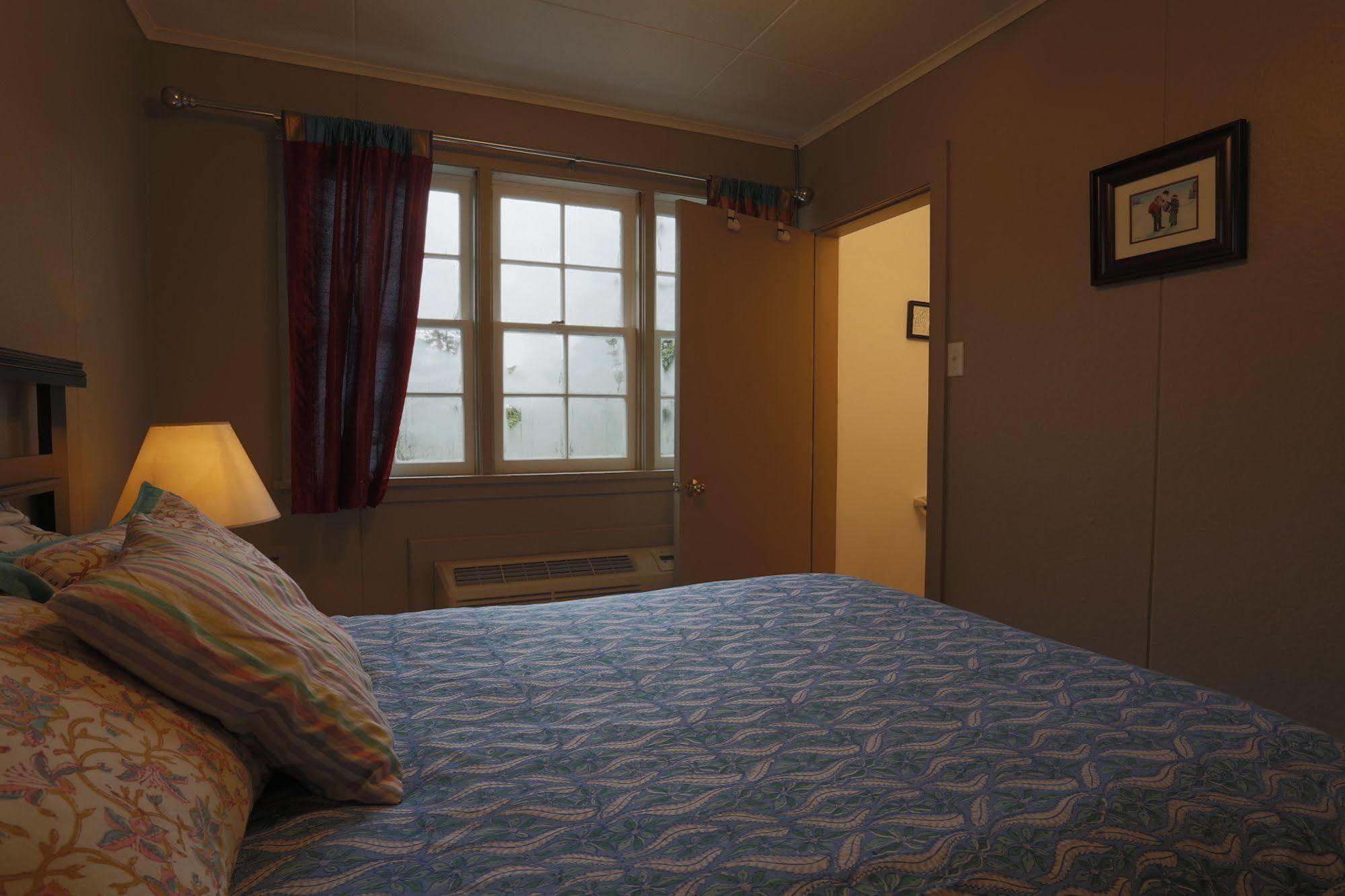 Meems Elliston B&B Exterior photo